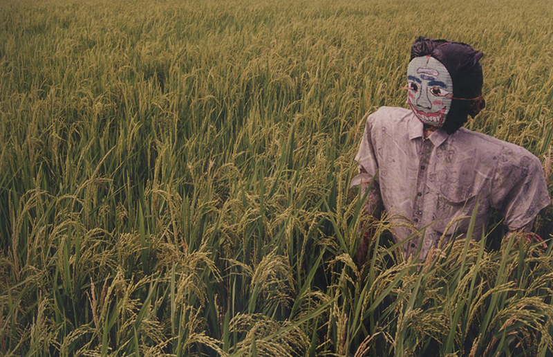 Dokumentasi karya Taring Padi; "Festival Memedi Sawah" (1999), Arsip IVAA.